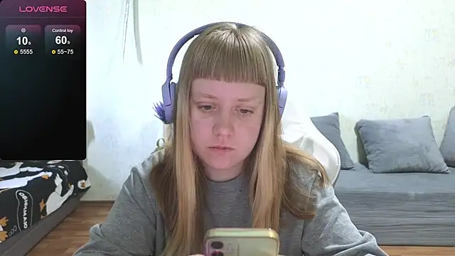 Snapshot of June_shy0 chatting on June 8, 7:31 am June shy0 online show from June 8, 7:31 am