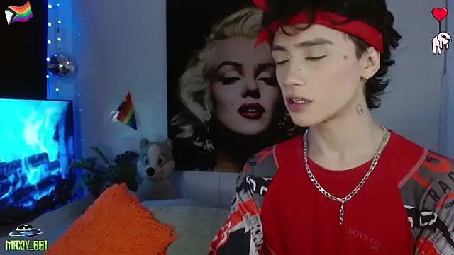 maxiy 001 online show from June 20, 11:29 pm