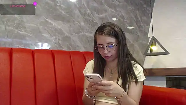  isaabellaa online show from March 15, 2:45 pm