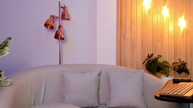 Snapshot of AriRobert_ chatting on September 15, 4:34 am AriRobert online show from September 15, 4:34 am