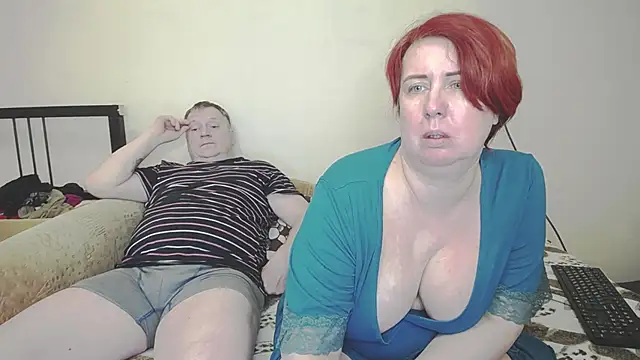 Snapshot of Daddy_Basllio_and_wife chatting on December 15, 7:10 pm Daddy Basllio and wife online show from December 15, 7:10 pm