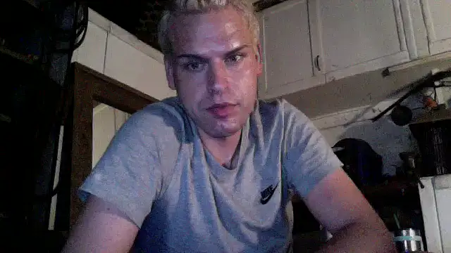 Snapshot of Dreagon79 chatting on May 11, 5:43 pm Dreagon79 online show from May 11, 5:43 pm