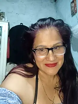 Snapshot of Edged_Hot69 chatting on January 17, 3:55 am Edged Hot69 online show from January 17, 3:55 am