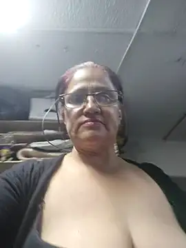 Snapshot of Edged_Hot69 chatting on February 27, 12:21 am Edged Hot69 online show from February 27, 12:21 am