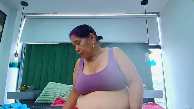 girl amada online show from May 30, 2:25 pm