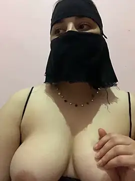 Snapshot of Miss-Soka chatting on December 15, 5:10 pm Miss-Soka online show from December 15, 5:10 pm