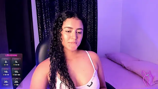 Snapshot of Adhara-zanne chatting on February 1, 5:39 am Adhara-zanne online show from February 1, 5:39 am