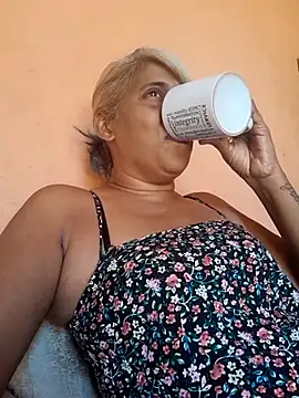 Goodgirlsue 77 online show from March 19, 7:56 am