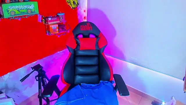 LilOwen  online show from October 24, 6:04 pm