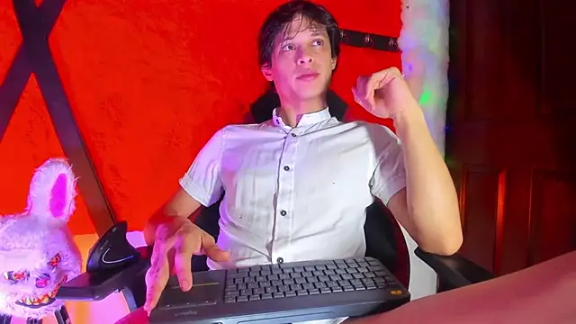 LilOwen  online show from February 9, 6:12 pm