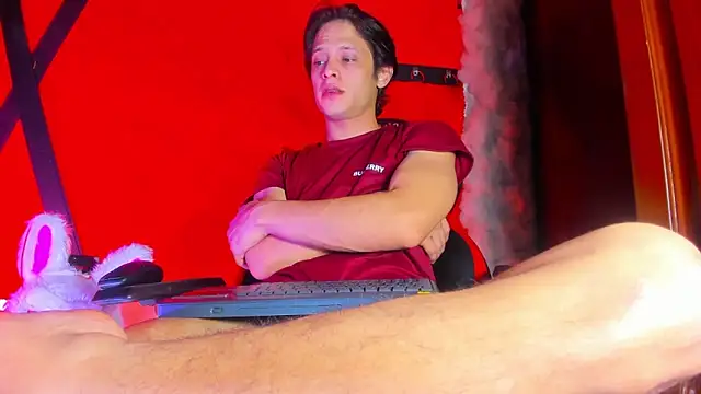 LilOwen  online show from April 5, 6:27 pm