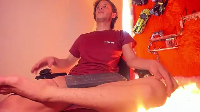 Snapshot of LilOwen_ chatting on May 18, 5:52 pm LilOwen online show from May 18, 5:52 pm
