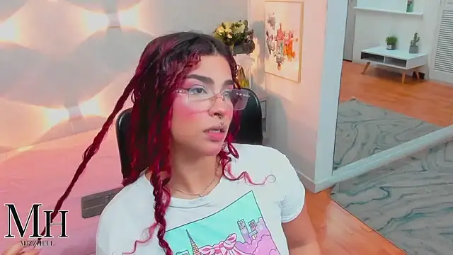 MizzHell online show from April 6, 3:59 am