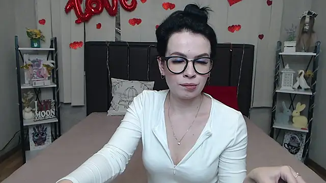Snapshot of JasmineKouch chatting on March 13, 7:15 am JasmineKouch online show from March 13, 7:15 am
