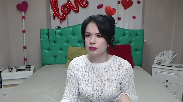 Snapshot of JasmineKouch chatting on April 11, 7:45 am JasmineKouch online show from April 11, 7:45 am
