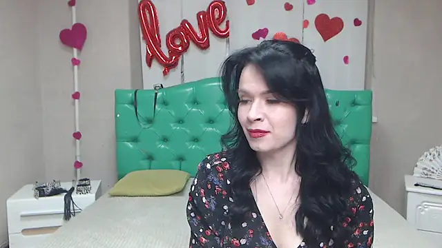Snapshot of JasmineKouch chatting on April 19, 6:10 pm JasmineKouch online show from April 19, 6:10 pm