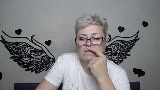 EmiliaGree online show from November 17, 6:14 pm