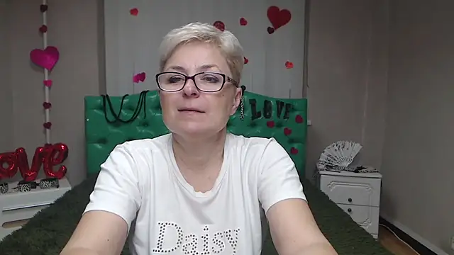 EmiliaGree online show from November 19, 6:19 pm