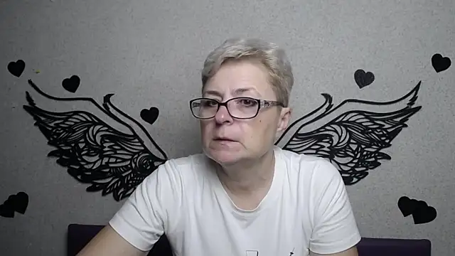 EmiliaGree online show from November 21, 6:06 pm