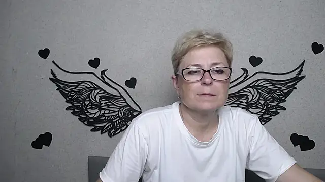 EmiliaGree online show from July 5, 5:20 pm