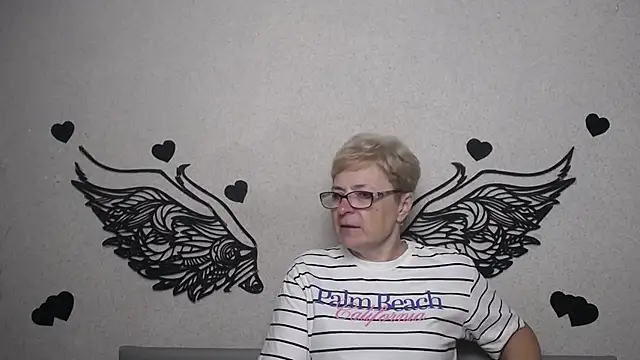 EmiliaGree online show from July 10, 5:15 pm