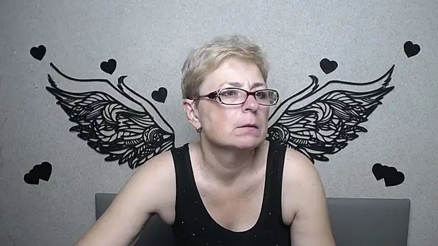 EmiliaGree online show from July 11, 5:04 pm