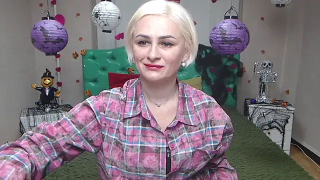 OliviaHorst online show from October 25, 5:08 pm