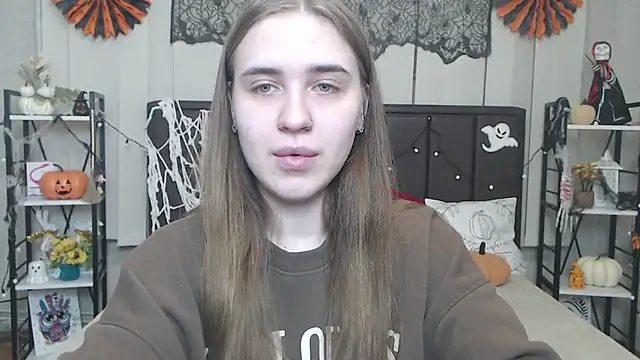 LauraHlot online show from November 10, 6:29 pm