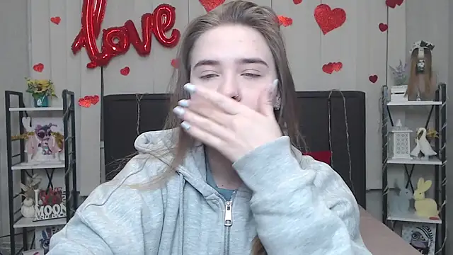 LauraHlot online show from February 10, 7:51 pm