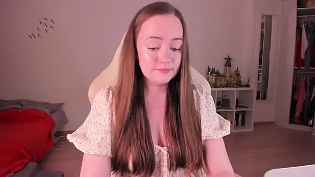 Snapshot of WalkingGirl chatting on November 12, 6:08 pm WalkingGirl online show from November 12, 6:08 pm