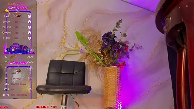 Snapshot of Karla-Ebony chatting on September 13, 1:44 pm Karla-Ebony online show from September 13, 1:44 pm