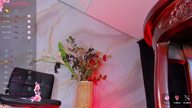 Snapshot of Karla-Ebony chatting on September 24, 1:25 pm Karla-Ebony online show from September 24, 1:25 pm