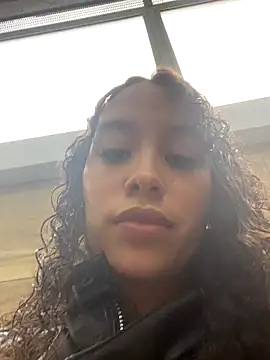 MarieLeon online show from December 17, 9:10 pm