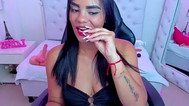 Snapshot of silvana__miller chatting on January 31, 7:08 pm silvana miller online show from January 31, 7:08 pm