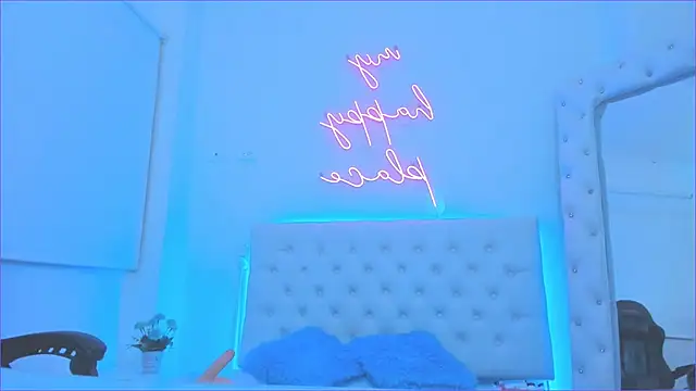 Snapshot of silvana__miller chatting on February 27, 4:20 am silvana miller online show from February 27, 4:20 am