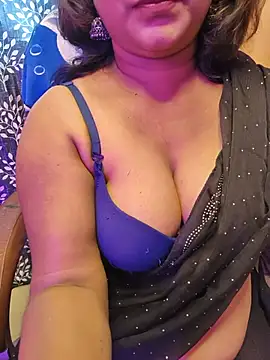 Snapshot of nisha_baby2 chatting on July 24, 1:58 am nisha baby2 online show from July 24, 1:58 am