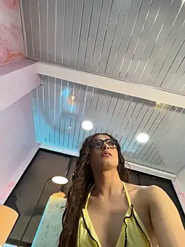 JESSI NAOMI online show from May 25, 10:49 pm