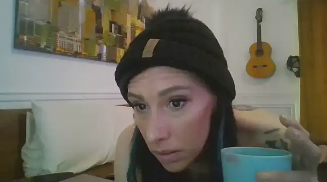 Snapshot of averietheangel chatting on February 23, 6:12 pm averietheangel online show from February 23, 6:12 pm