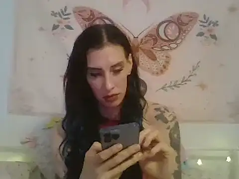 Snapshot of averietheangel chatting on March 10, 12:18 am averietheangel online show from March 10, 12:18 am