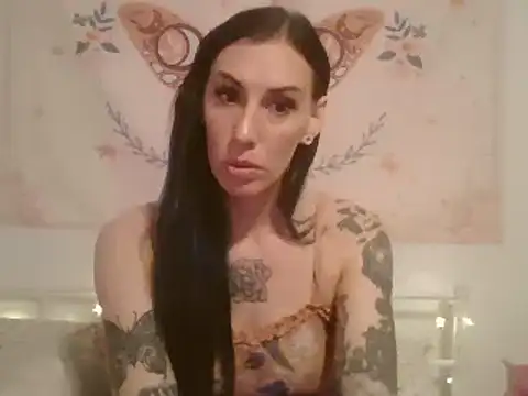 Snapshot of averietheangel chatting on March 15, 3:29 am averietheangel online show from March 15, 3:29 am