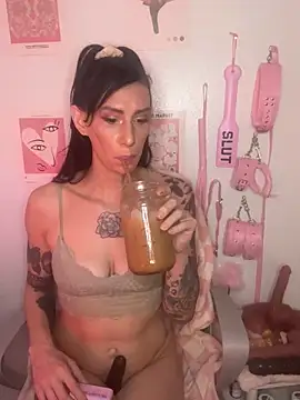 Snapshot of averietheangel chatting on October 8, 3:09 pm averietheangel online show from October 8, 3:09 pm