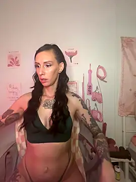 Snapshot of averietheangel chatting on October 11, 5:33 pm averietheangel online show from October 11, 5:33 pm