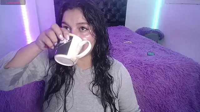 Snapshot of Laurenkenner_ chatting on April 23, 6:54 pm Laurenkenner online show from April 23, 6:54 pm