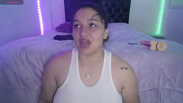 Snapshot of Laurenkenner_ chatting on May 11, 6:38 pm Laurenkenner online show from May 11, 6:38 pm