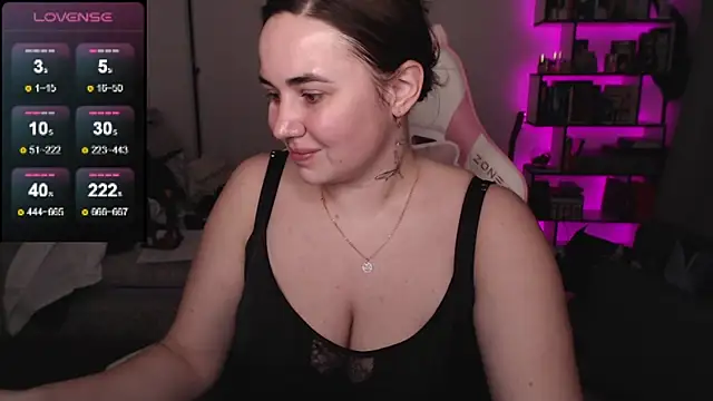 Snapshot of SexyWitch_666 chatting on March 18, 4:04 am SexyWitch 666 online show from March 18, 4:04 am