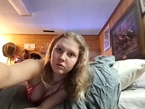 Snapshot of Ryan_and_Aurora chatting on February 11, 1:21 am Ryan and Aurora online show from February 11, 1:21 am