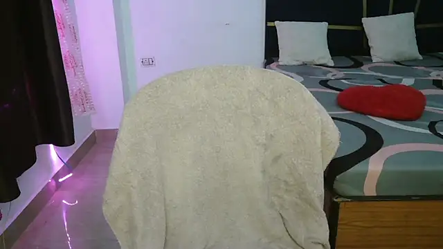 Snapshot of N-Natasha chatting on May 13, 7:00 pm N-Natasha online show from May 13, 7:00 pm