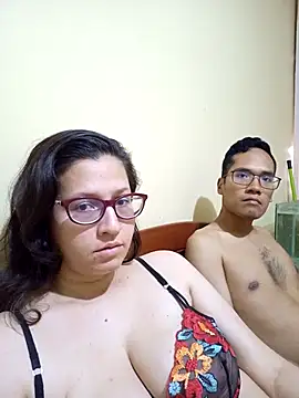 Snapshot of couple_orgasm chatting on March 20, 9:35 pm couple orgasm online show from March 20, 9:35 pm