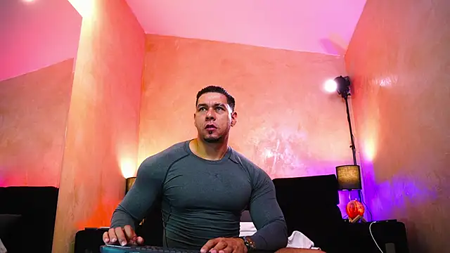 MassimoWalton2 online show from March 29, 1:22 pm