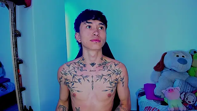 juniior 2311  online show from November 18, 7:18 pm